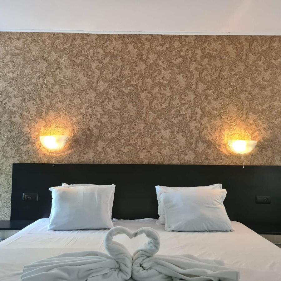 Maria Tereza Bungalows Baltsjik Buitenkant foto